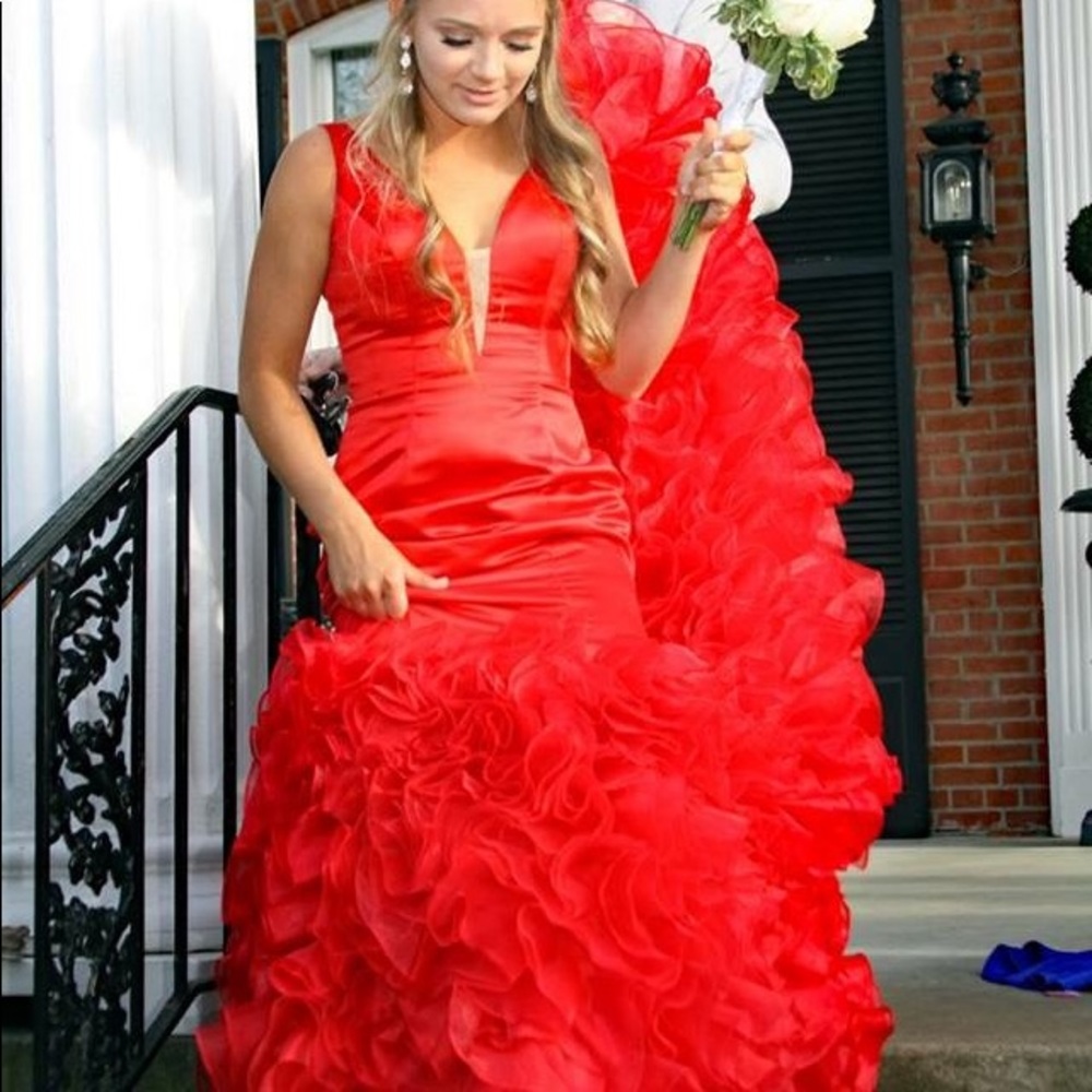 Prom dress - Picture 2 of 4